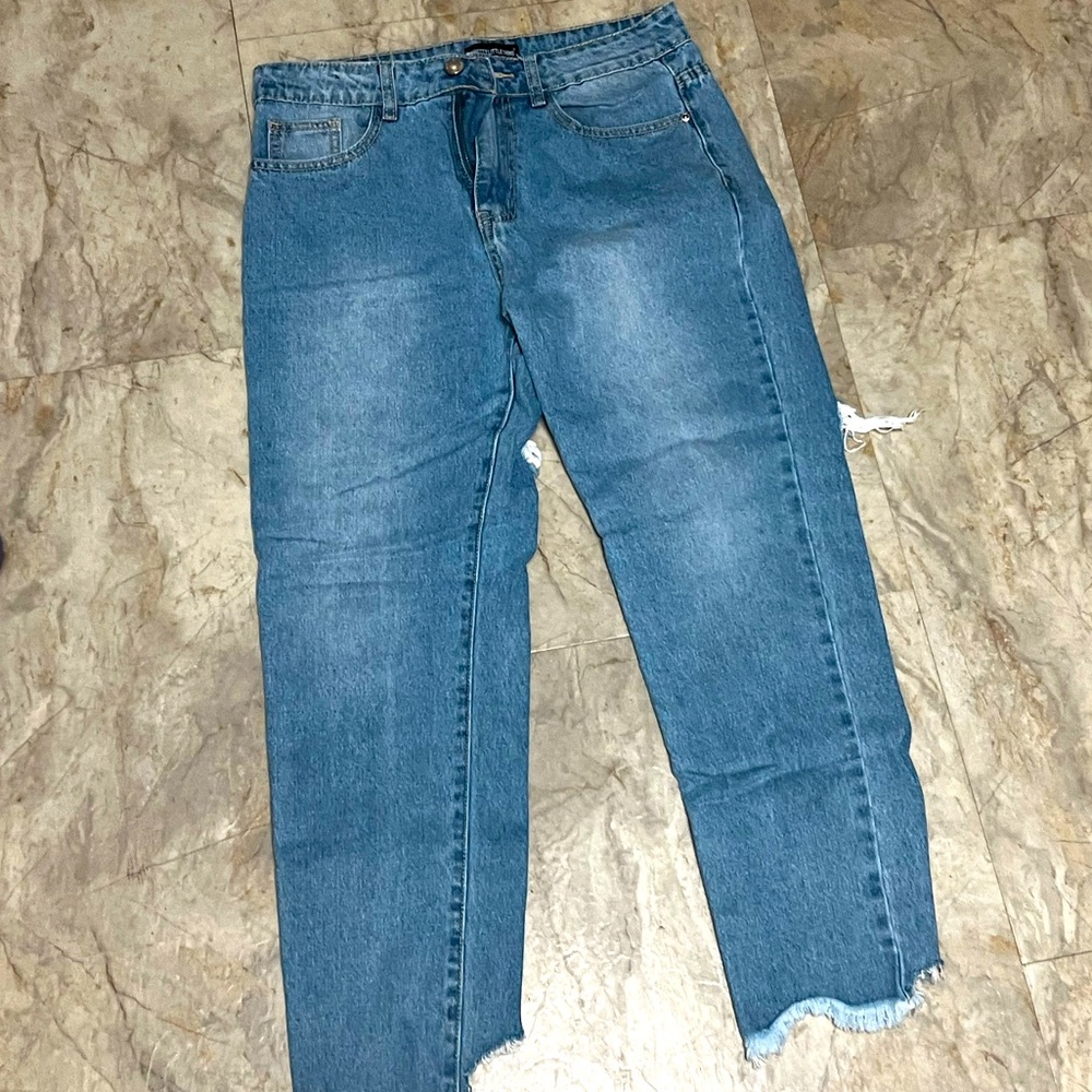 Distressed Women’s jeans